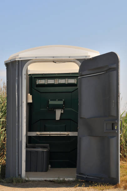 Best Portable bathroom rental  in Indian River, MI